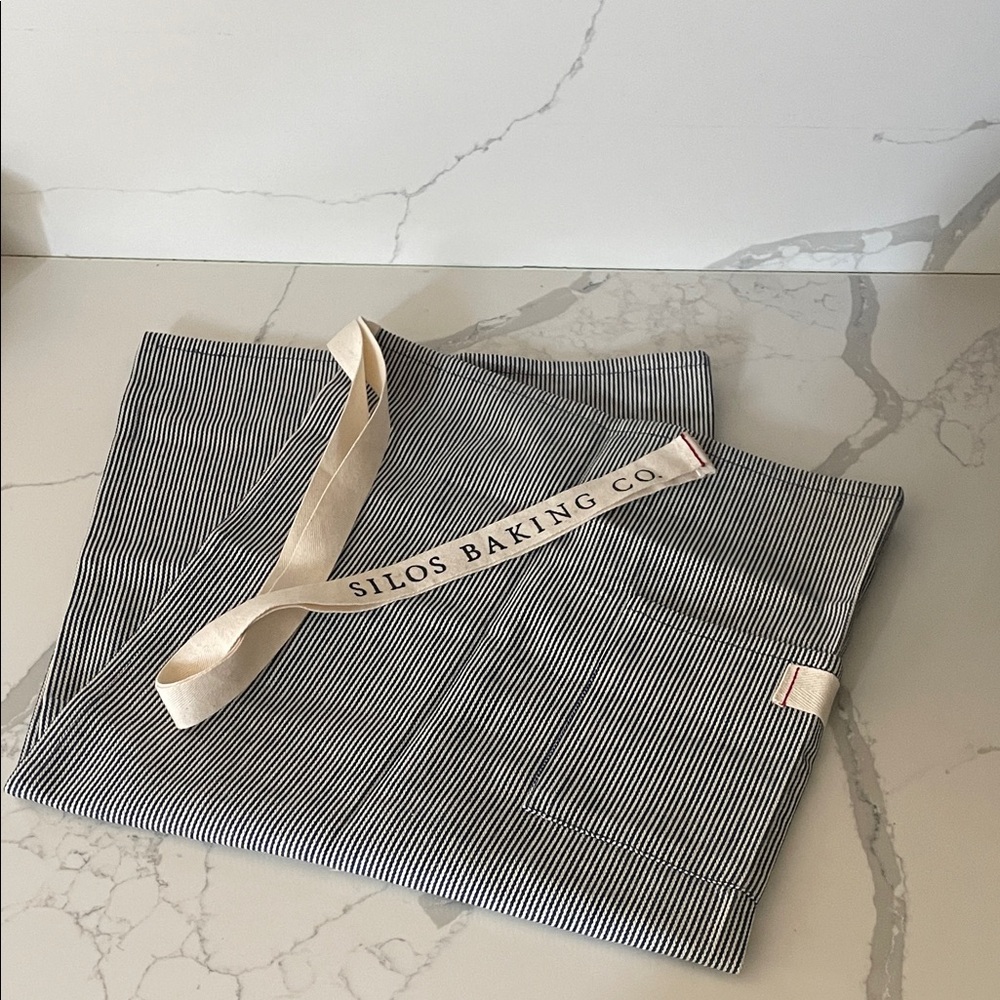 Silos Baking Co Rolling Pin and Apron Set - Picture 6 of 9